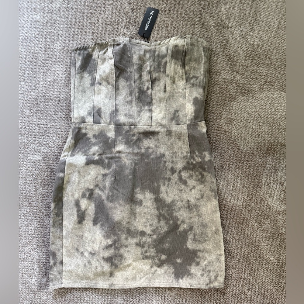Pretty Little Thing Tie Dye Splotchy Mini Dress Size 4 NWT